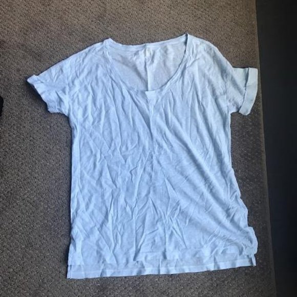 Light Blue Linen T-shirt from the GAP - Picture 1 of 2